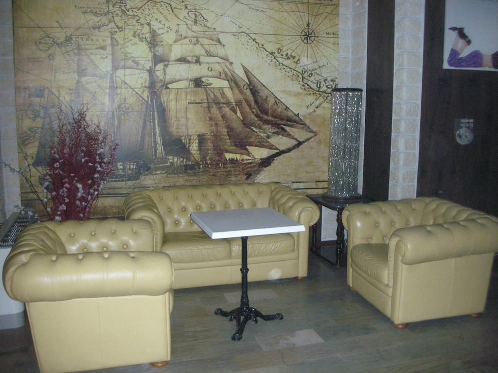 פיזונייה Hotel Total מראה חיצוני תמונה