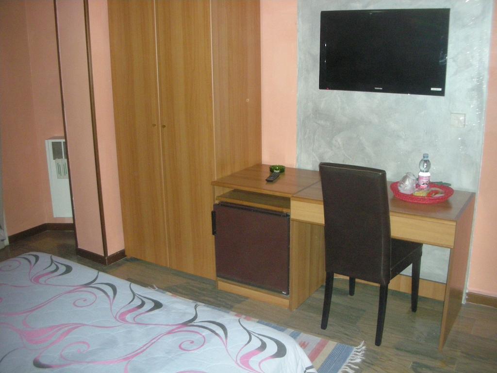פיזונייה Hotel Total מראה חיצוני תמונה